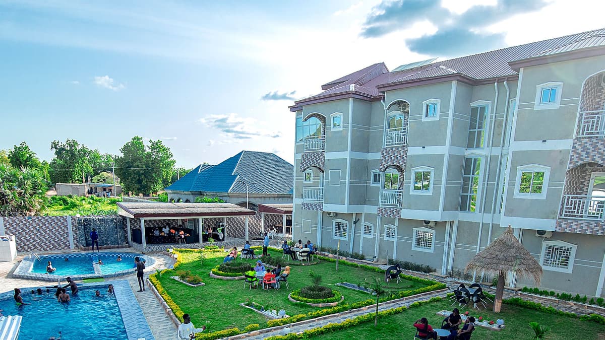 Vue aérienne du Complexe Shalome Hôtel à Djarengol, Maroua