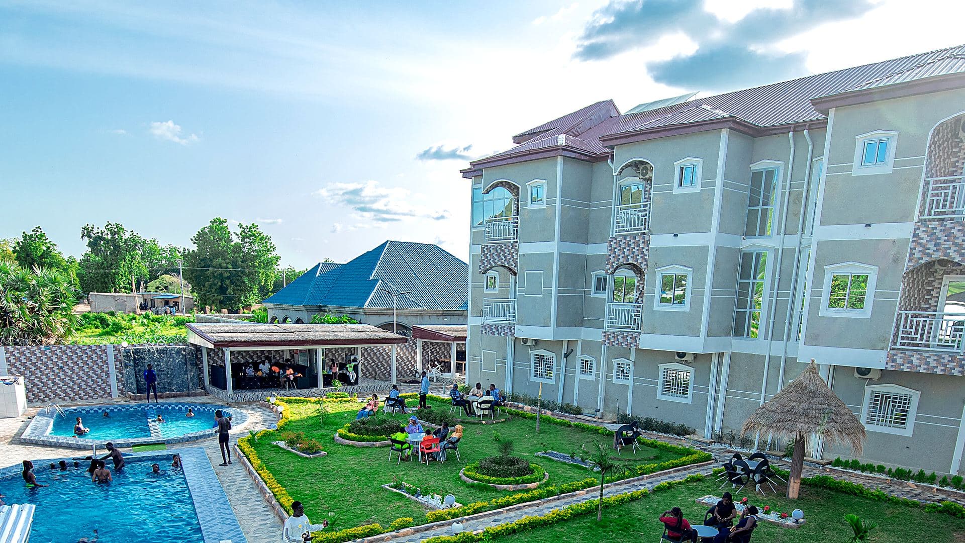 Façade du Complexe Shalome Hôtel à Djarengol, Maroua