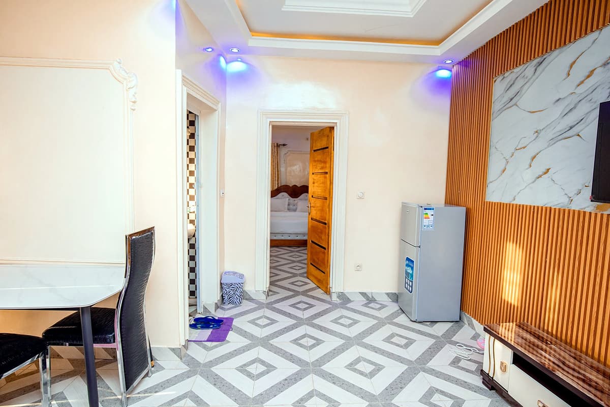 Chambre Haut Standing du Complexe Shalome Hôtel