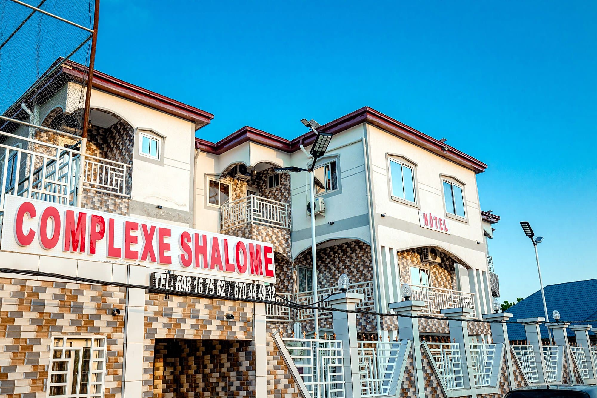 Façade du Complexe Shalome Hôtel