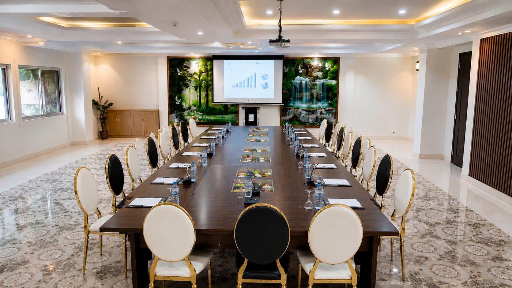 Salle de Réunion – Complexe Shalome Hôtel